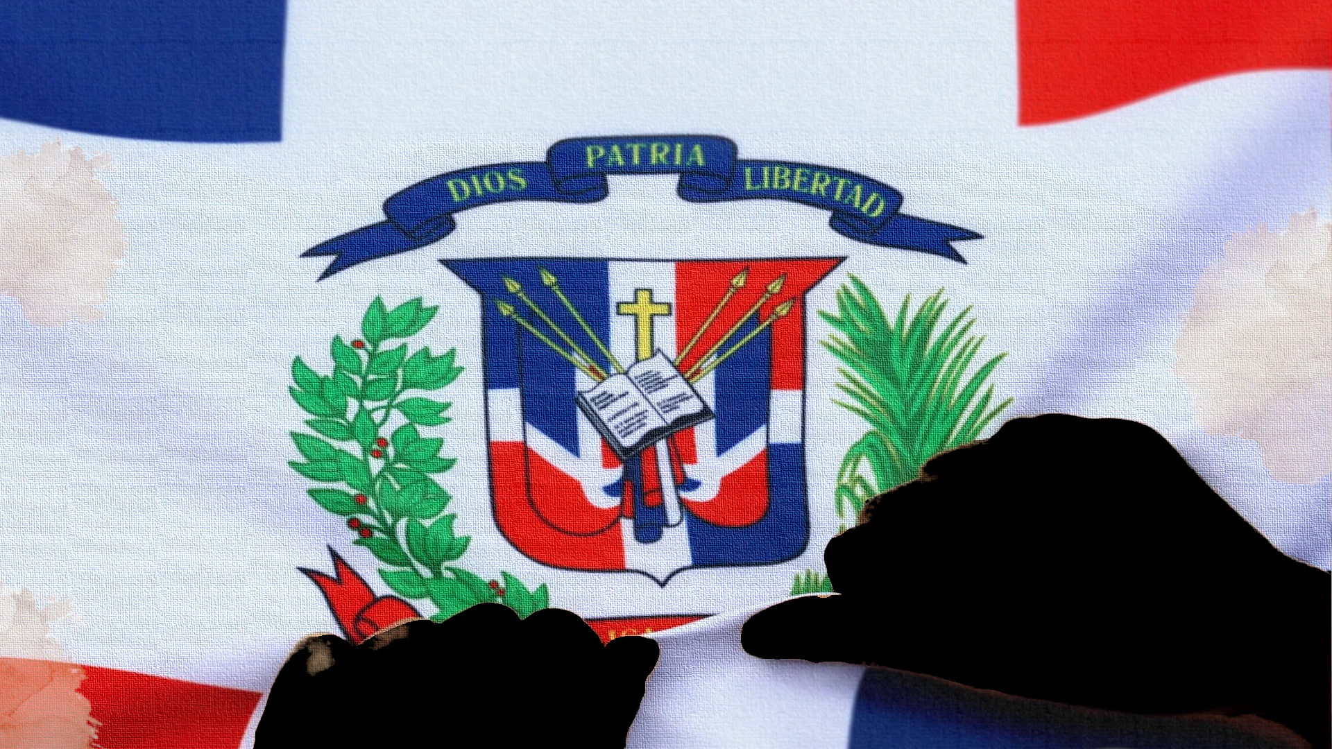 Piden expulsión de extranjero tras polémica por símbolos